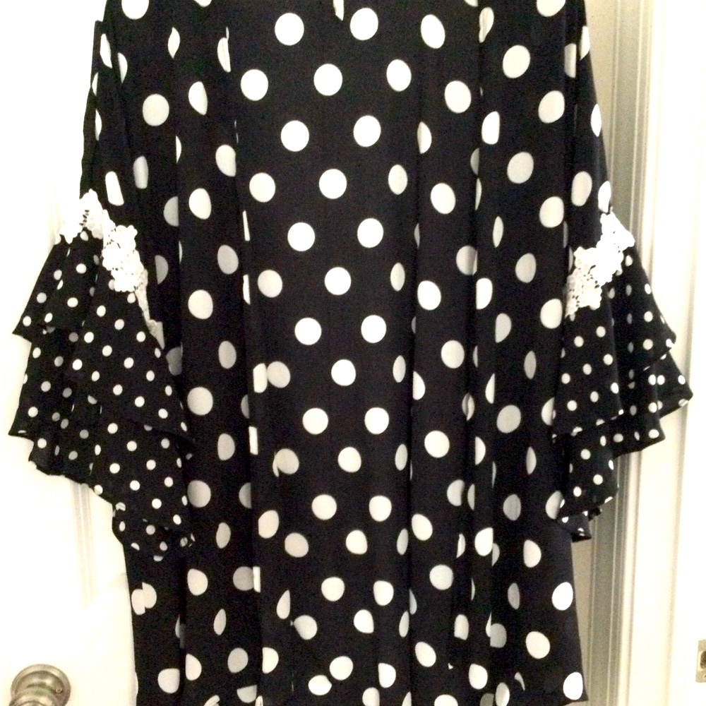 Brand: EST 1946, 3x, Women’s Black with white polka dots, coverup.